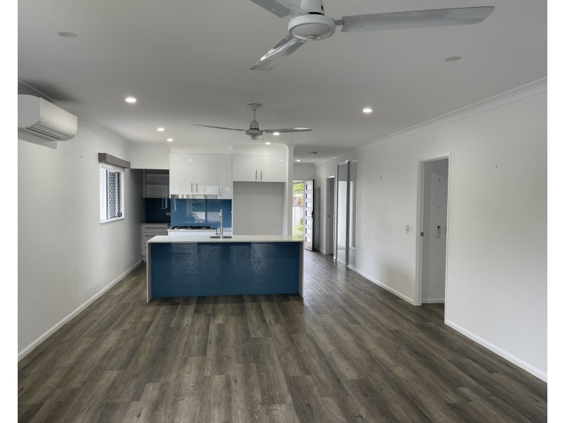 16 Voyager St, South Mission Beach QLD 4852