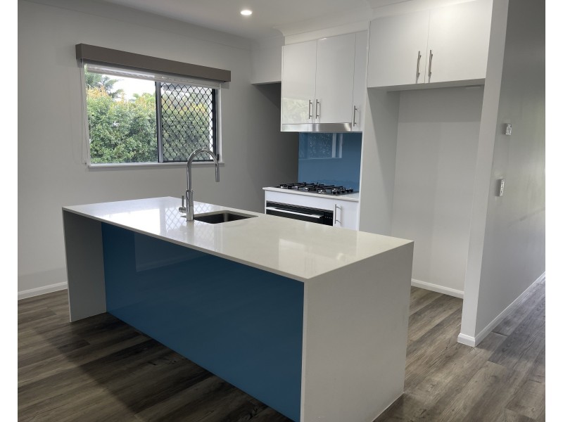 16 Voyager St, South Mission Beach QLD 4852