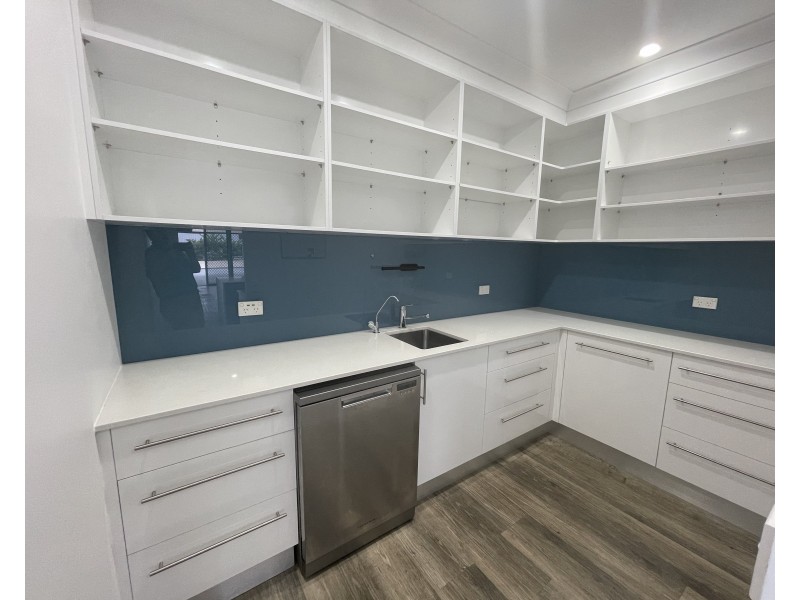 16 Voyager St, South Mission Beach QLD 4852