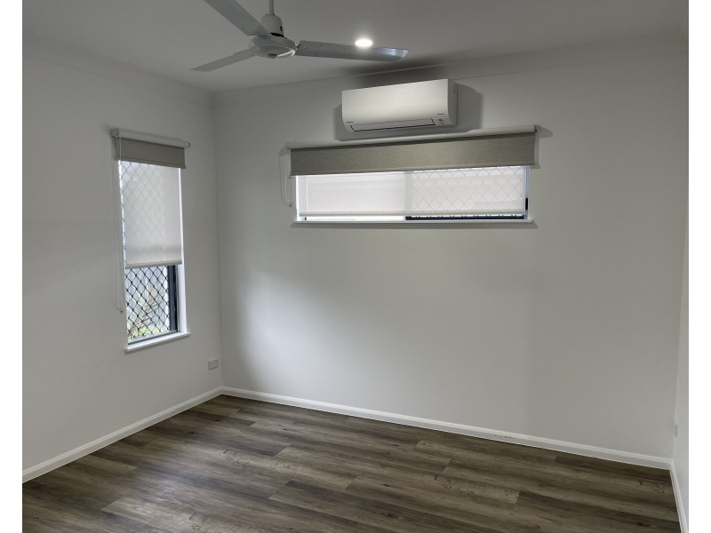 16 Voyager St, South Mission Beach QLD 4852