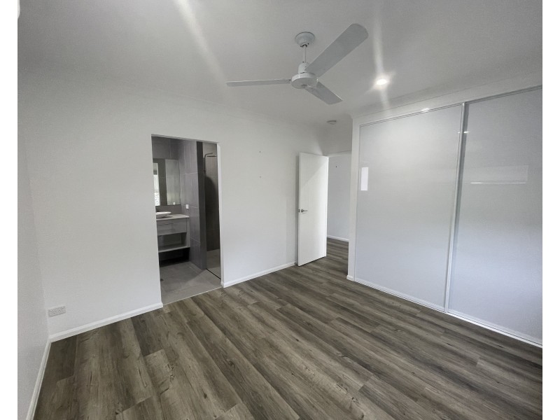 16 Voyager St, South Mission Beach QLD 4852