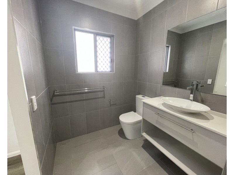 16 Voyager St, South Mission Beach QLD 4852