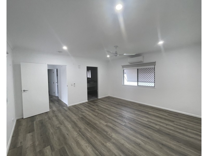 16 Voyager St, South Mission Beach QLD 4852