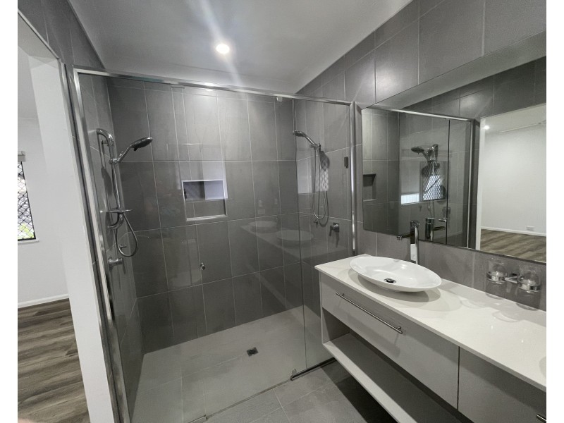 16 Voyager St, South Mission Beach QLD 4852