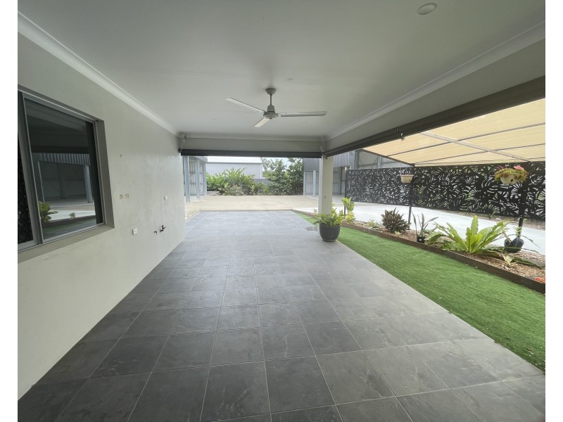 16 Voyager St, South Mission Beach QLD 4852