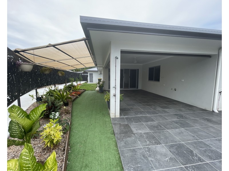 16 Voyager St, South Mission Beach QLD 4852