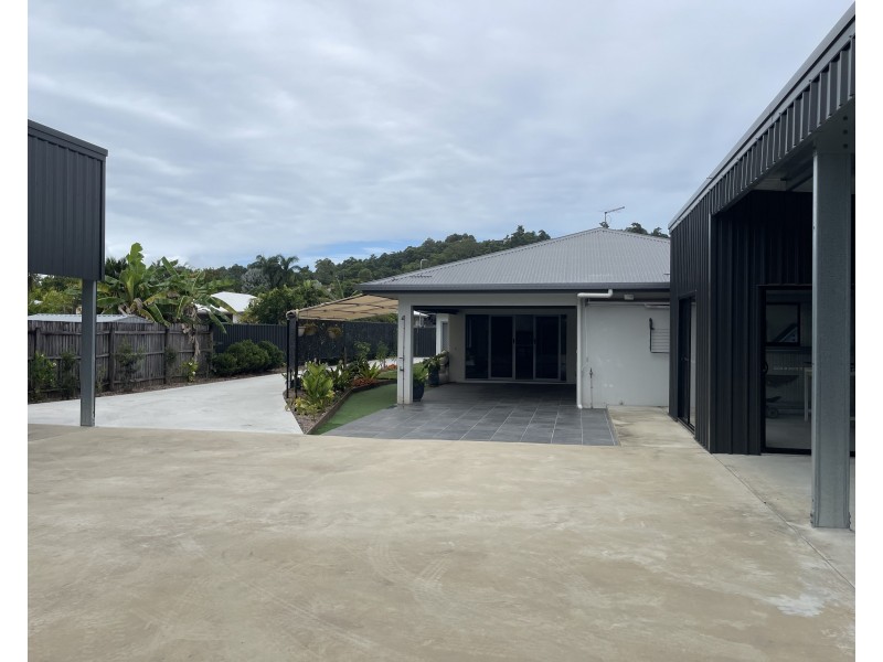 16 Voyager St, South Mission Beach QLD 4852