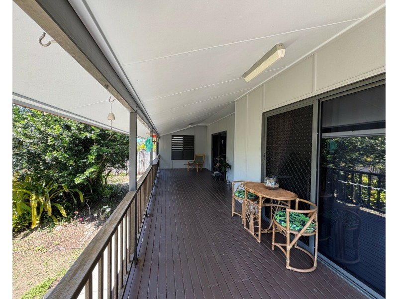 55 Holland St, Wongaling Beach QLD 4852