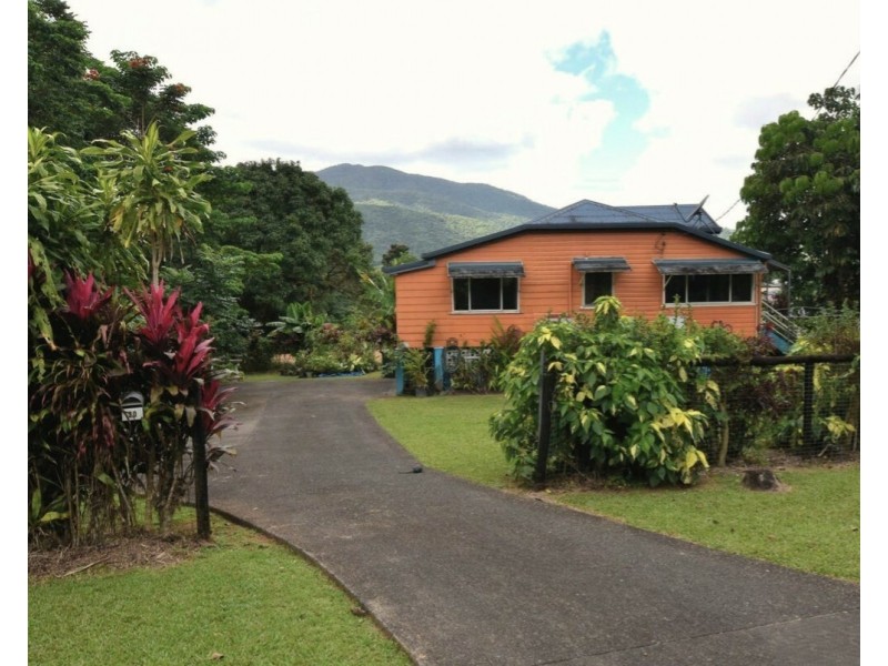 20 Black St, Tully QLD 4854