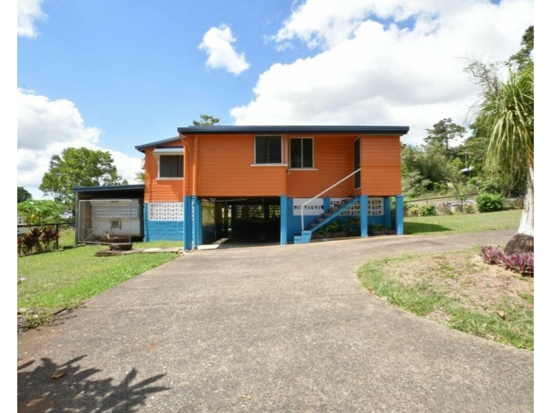 20 Black St, Tully QLD 4854