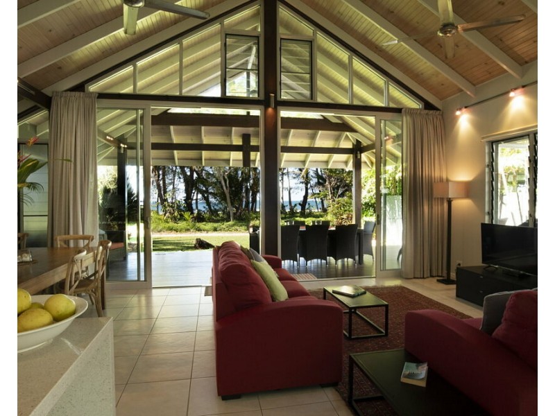 2/24 Donkin Lane, Mission Beach QLD 4852