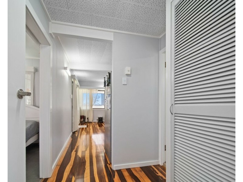 25 Taylor St, Tully Heads QLD 4854