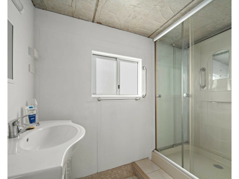 25 Taylor St, Tully Heads QLD 4854