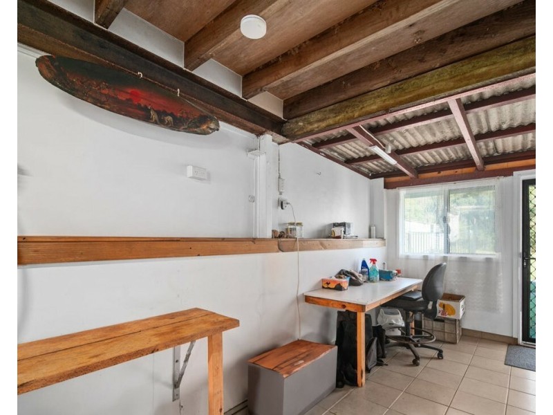 25 Taylor St, Tully Heads QLD 4854