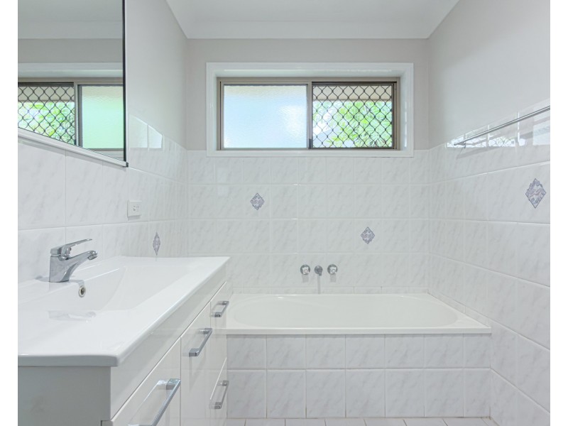5 Holland Street, Wongaling Beach QLD 4852