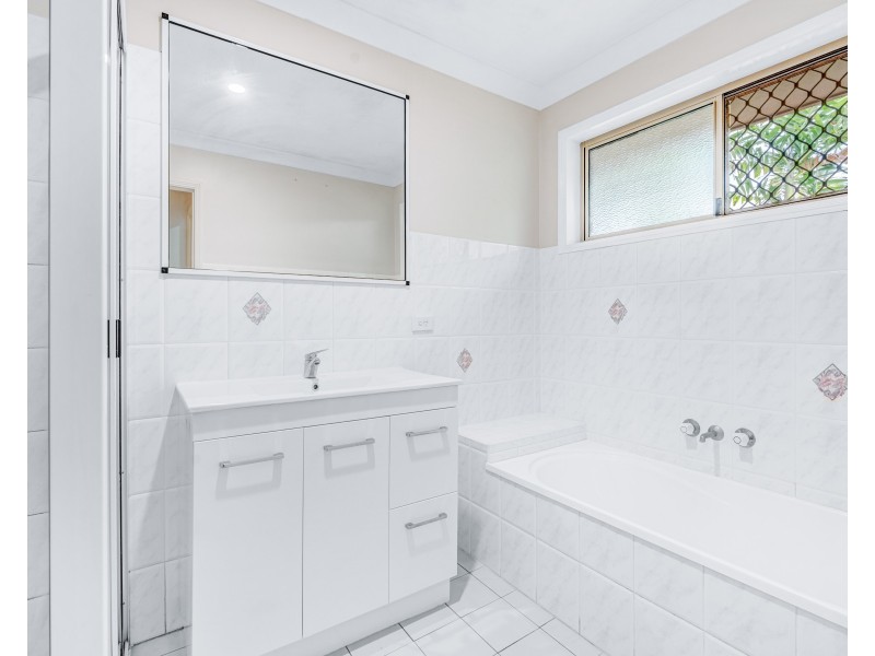 5 Holland Street, Wongaling Beach QLD 4852