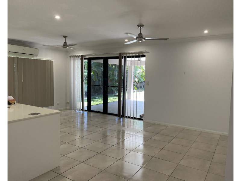 37 Midshipman St, South Mission Beach QLD 4852