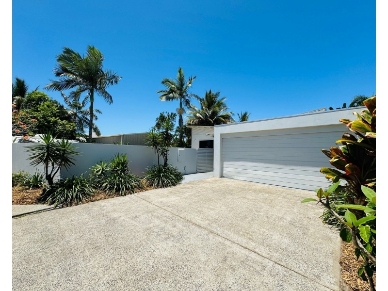 53 Midshipman St, South Mission Beach QLD 4852