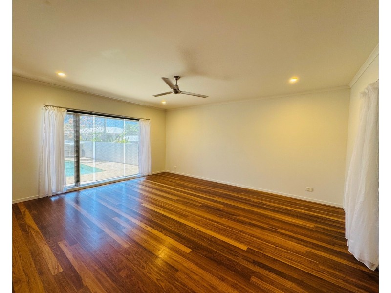 53 Midshipman St, South Mission Beach QLD 4852