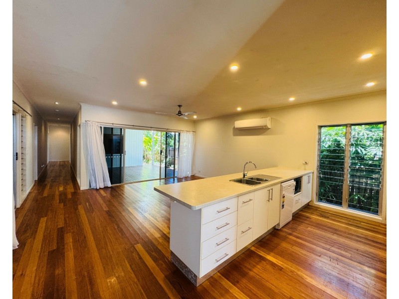 53 Midshipman St, South Mission Beach QLD 4852