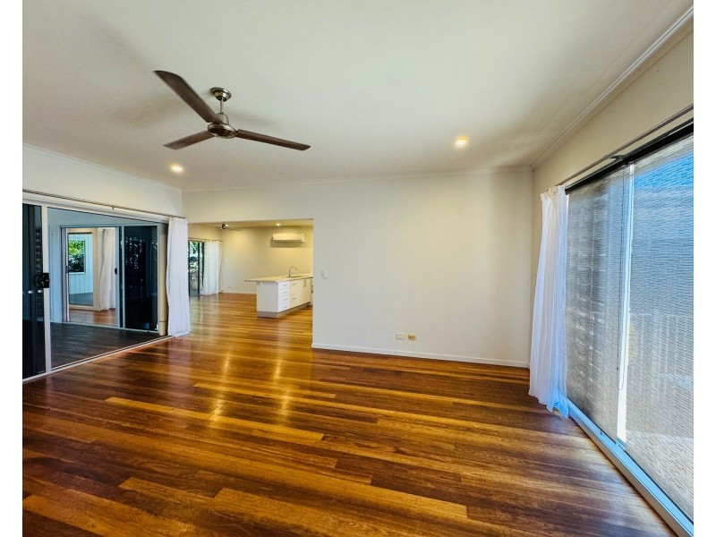 53 Midshipman St, South Mission Beach QLD 4852