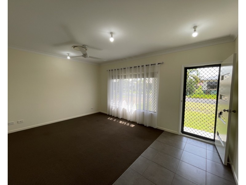 35 Midshipman St, South Mission Beach QLD 4852