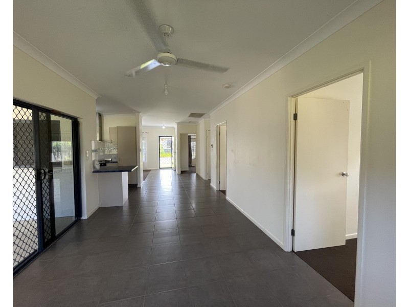 35 Midshipman St, South Mission Beach QLD 4852