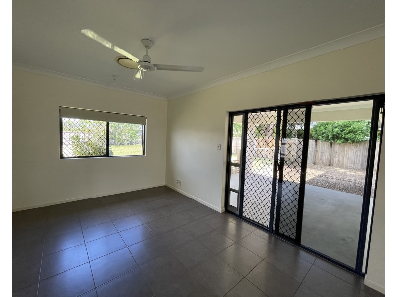 35 Midshipman St, South Mission Beach QLD 4852