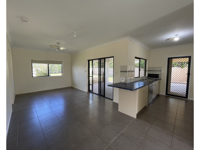 35 Midshipman St, South Mission Beach QLD 4852