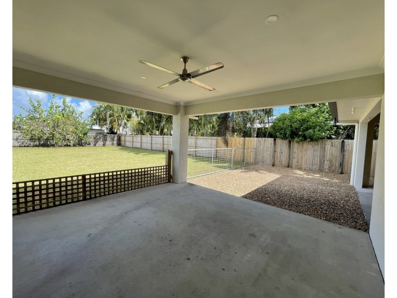 35 Midshipman St, South Mission Beach QLD 4852