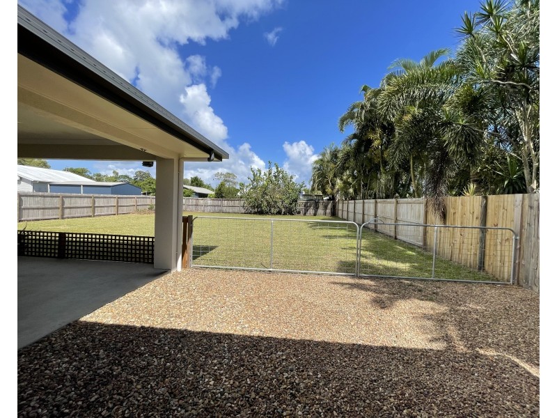 35 Midshipman St, South Mission Beach QLD 4852
