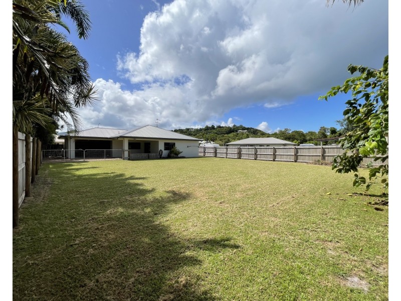 35 Midshipman St, South Mission Beach QLD 4852