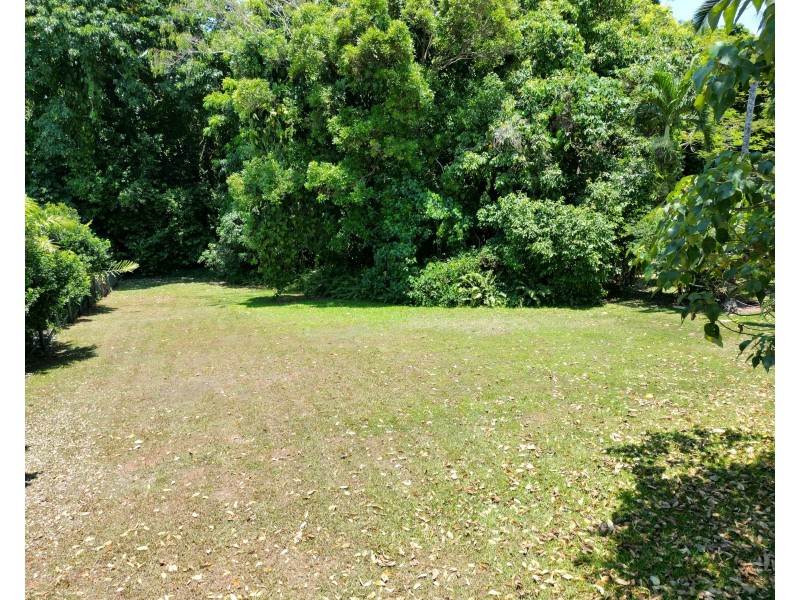 16 Royal Palm Dr, Mission Beach QLD 4852