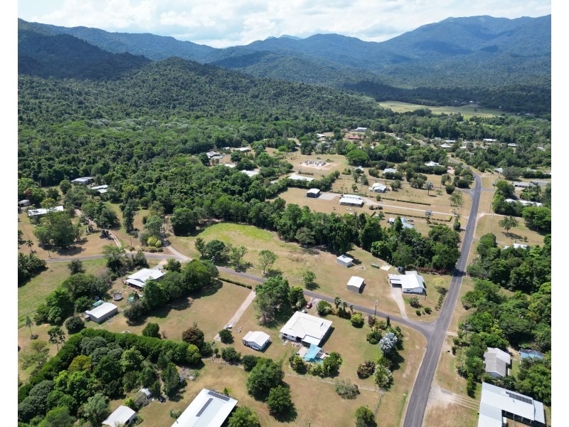 7 Bosel Ct, Bulgun QLD 4854