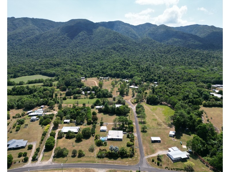 7 Bosel Ct, Bulgun QLD 4854