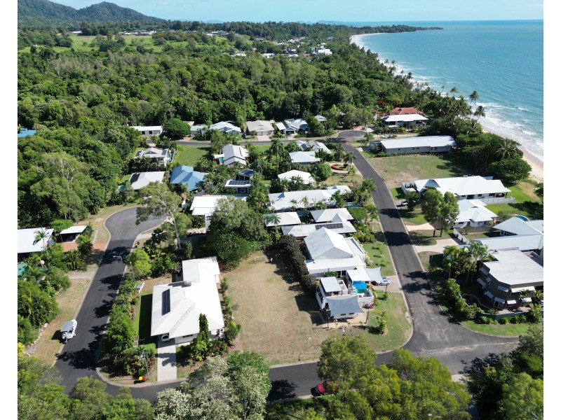 6 Miter St, Mission Beach QLD 4852