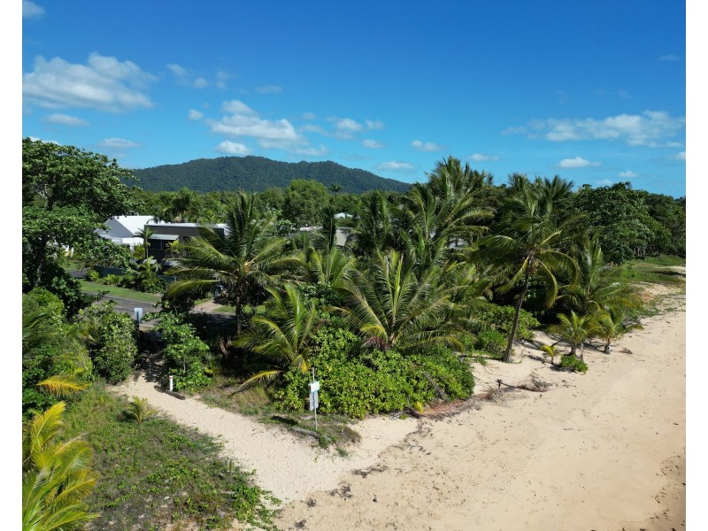 6 Miter St, Mission Beach QLD 4852