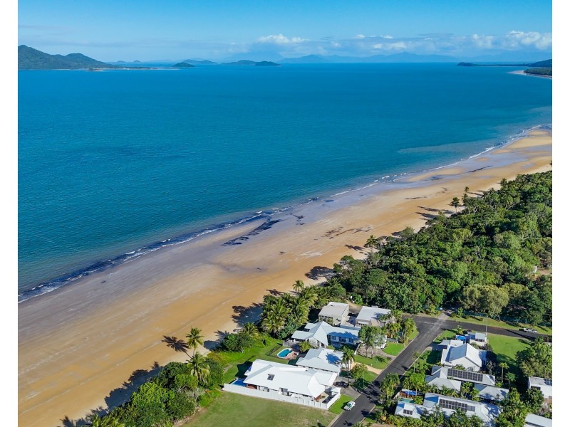 6 Miter St, Mission Beach QLD 4852