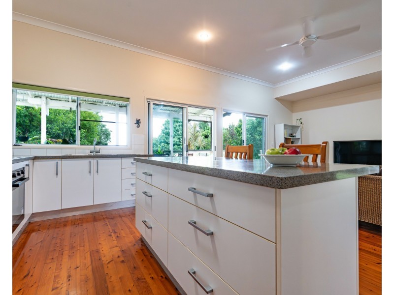 52 Dunkalli Cres, Wongaling Beach QLD 4852