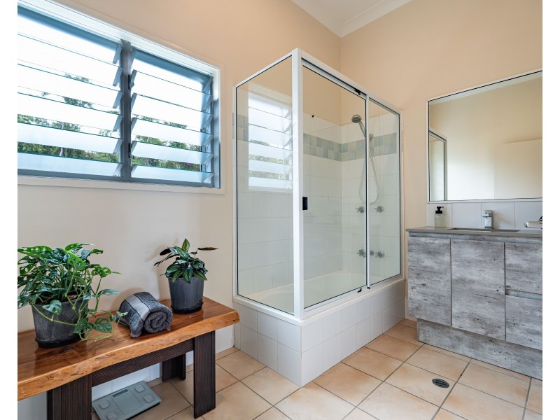 52 Dunkalli Cres, Wongaling Beach QLD 4852