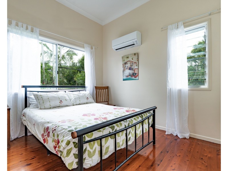52 Dunkalli Cres, Wongaling Beach QLD 4852