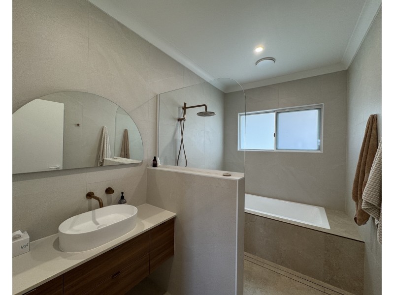 50 Midshipman St, South Mission Beach QLD 4852