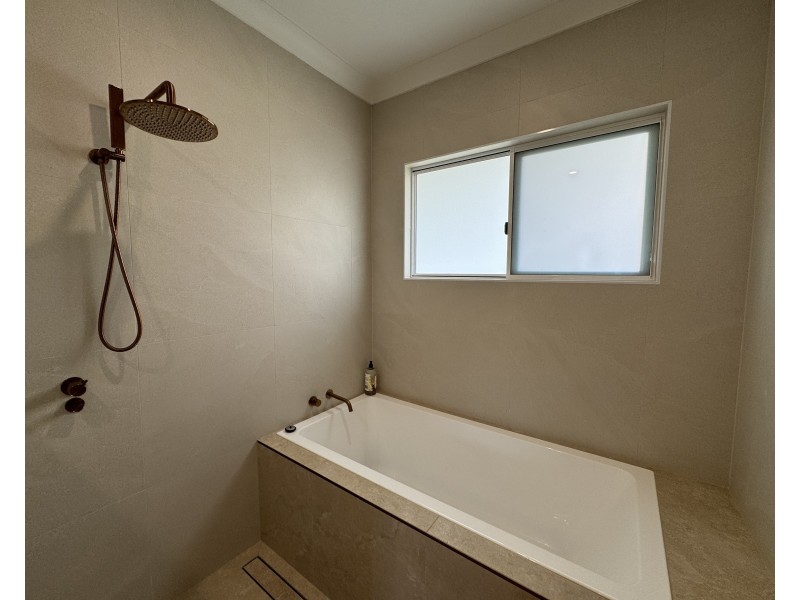 50 Midshipman St, South Mission Beach QLD 4852