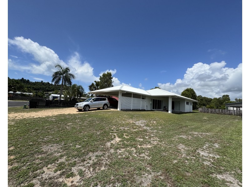 50 Midshipman St, South Mission Beach QLD 4852