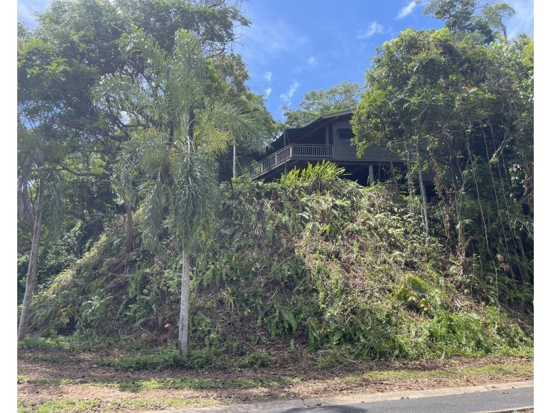 62 Cutten St, Bingil Bay QLD 4852