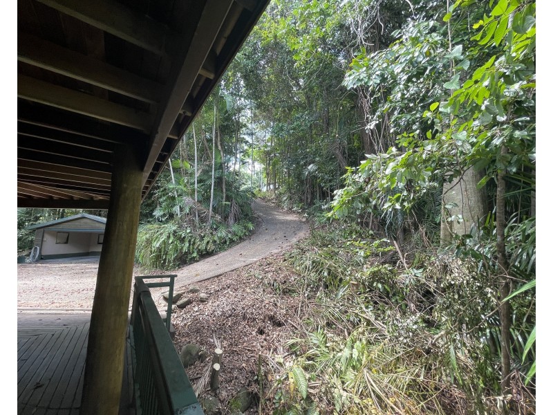 62 Cutten St, Bingil Bay QLD 4852