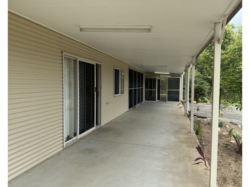 38 Pease St, Tully QLD 4854