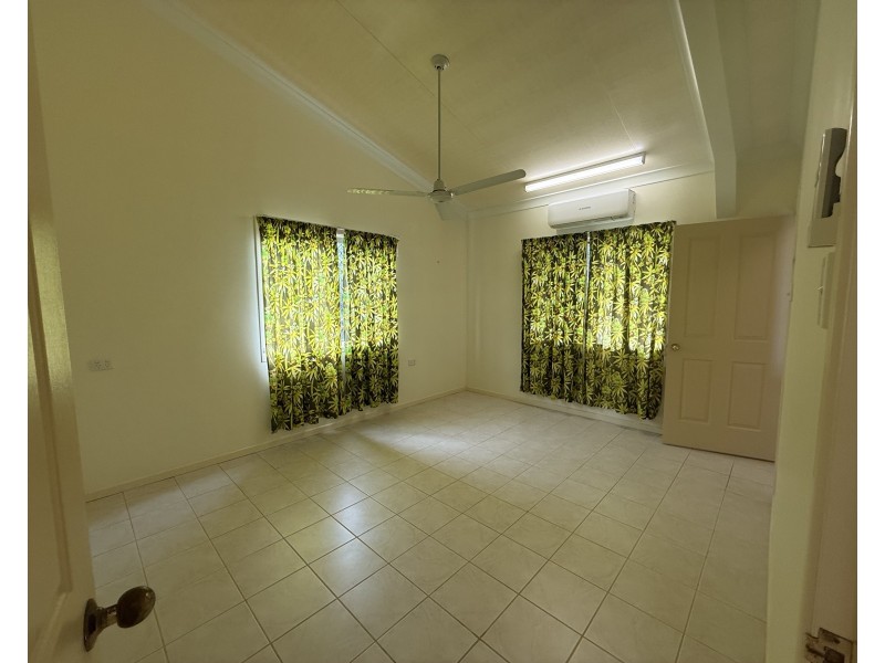 38 Pease St, Tully QLD 4854