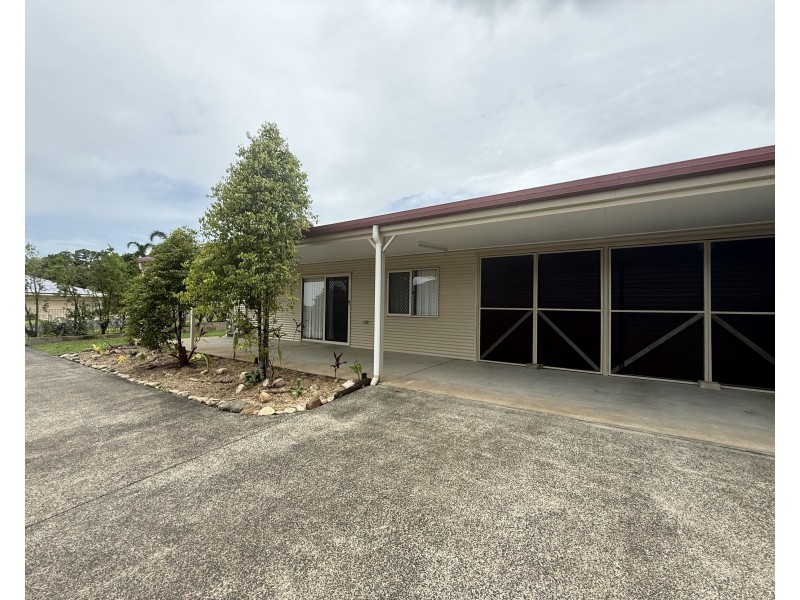 38 Pease St, Tully QLD 4854