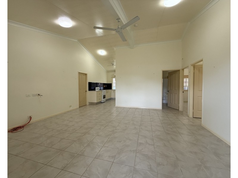 38 Pease St, Tully QLD 4854